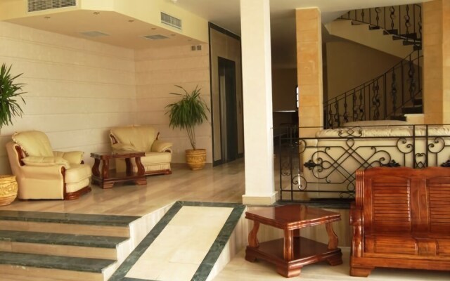 Palm Beach Piazza Apartments