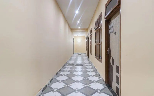 A R Hotel by OYO Rooms