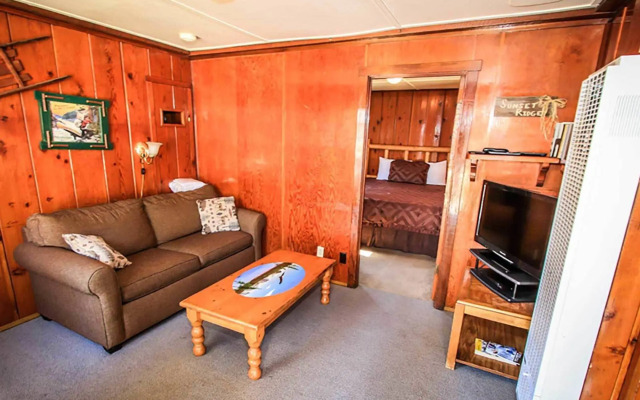 Shore Acres Lodge