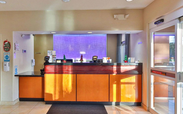 Comfort Inn & Suites