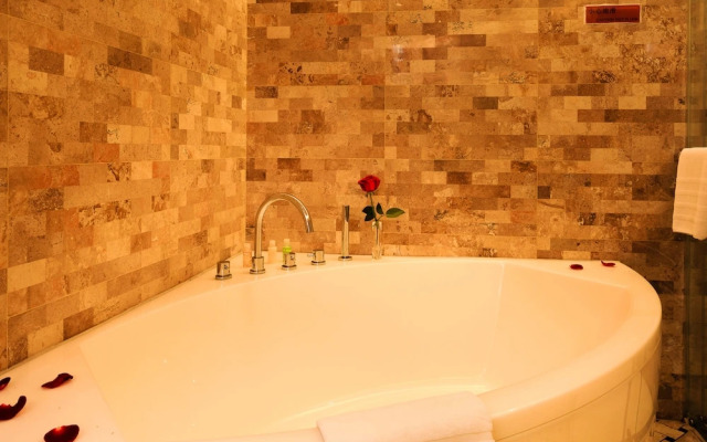 Vilu Reef International Hotel