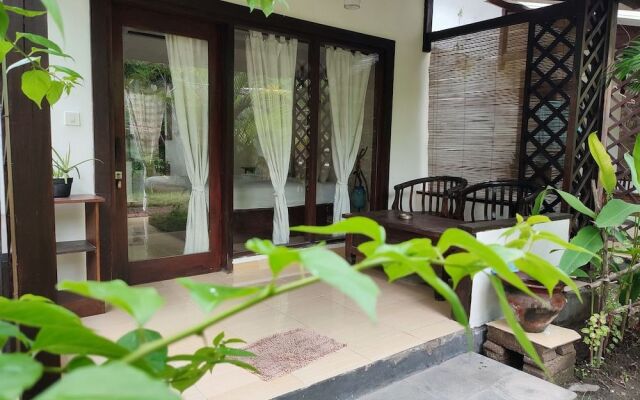 The This-Kon Gili Meno