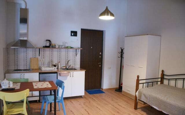 Dadu’s Apartment 171