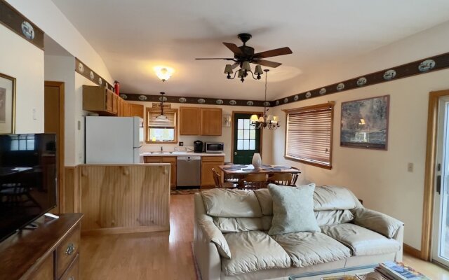 Beautiful Lakehouse with POOL TABLE by CozySuites