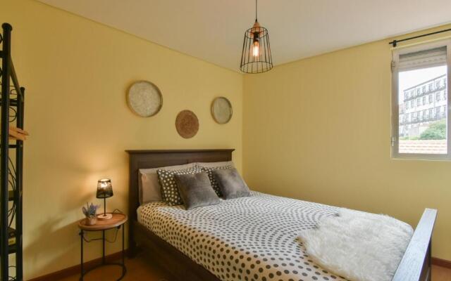 Clerigos Old Town Apartment