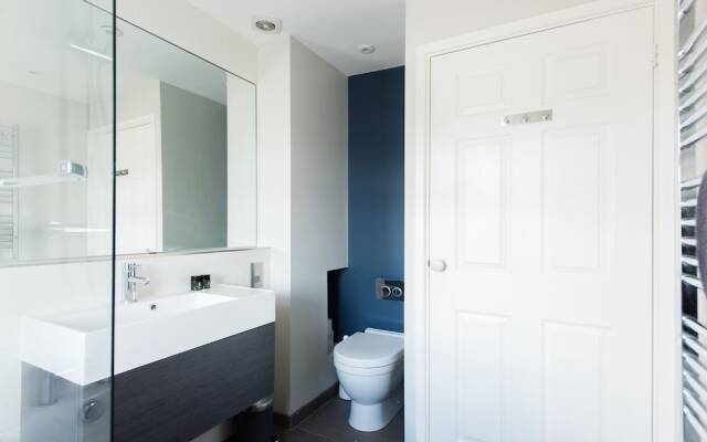 The Press House - Warm & Stylish 2BDR British Design Home in Jericho