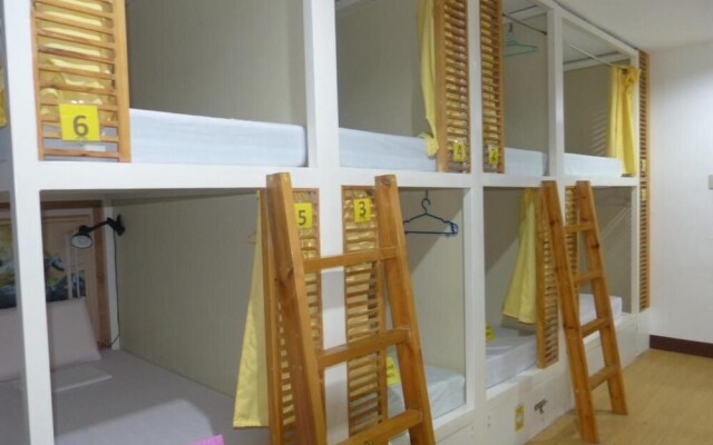 HIS Capsule Hostel
