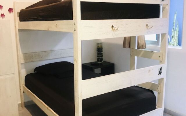 Comfortable mixshare room close to 5th Avenue