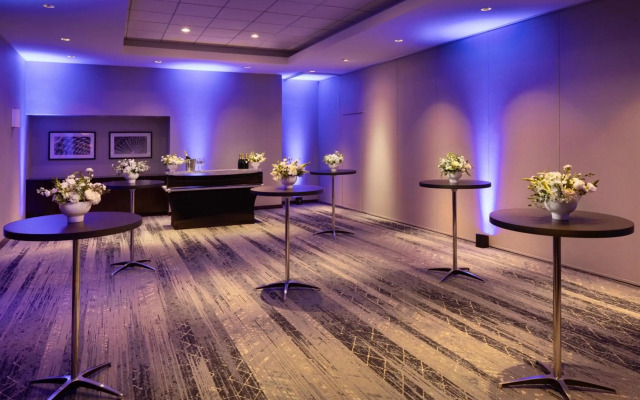 Courtyard by Marriott Chicago Magnificent Mile