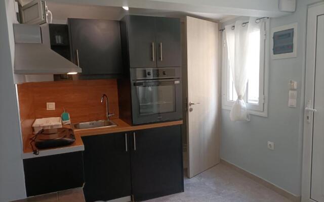 Cozy Studio Apartment near Panathenaic Stadium