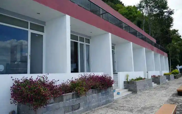 Tiara Bunga Hotel & Villa