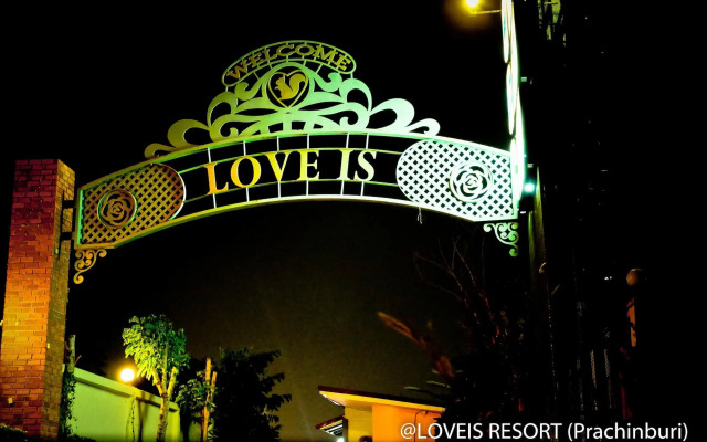 LOVEiS Fantasy Resort