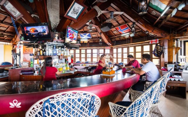 Palm Tree Resort and Restaurant