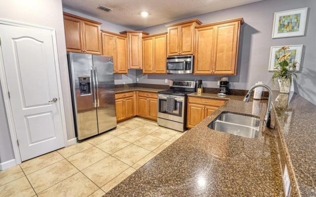 Christopers 9-bedroom Vacation Home