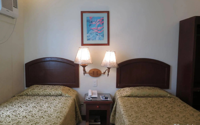 OYO 210 Apple Tree Suites