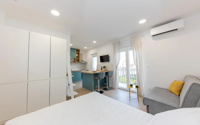 Studio APT Breeze