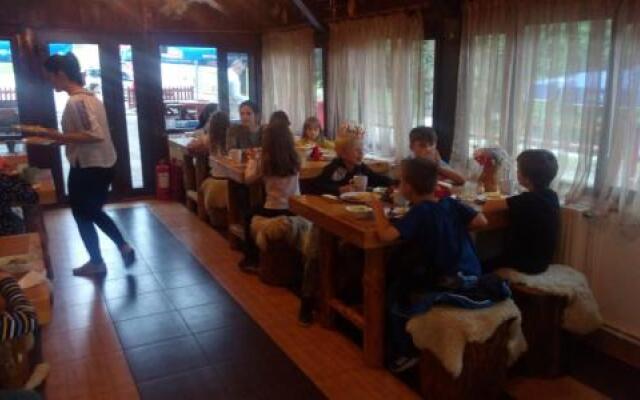 Centrul De Echitatie Poiana Brasov