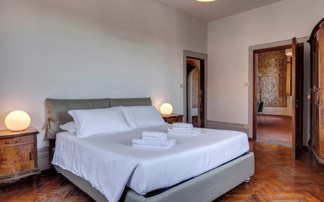 Palestro Apartment by Mamo Florence