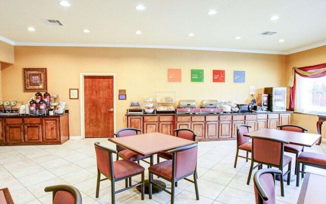 Comfort Suites Texas Ave.