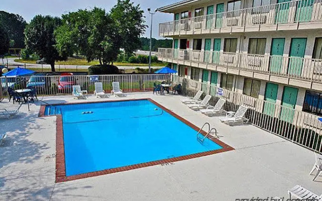 Motel 6 Columbia West