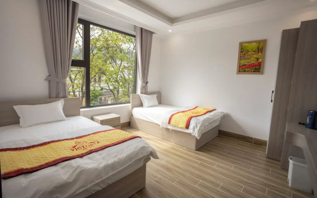 Victoria Hotel MC - by BAY LUXURY