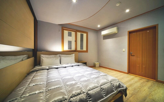 Tongyeong Omad Hotel