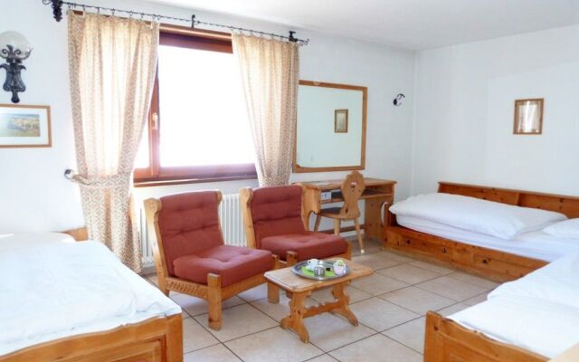 Guesthouse & Aparthotel Chesa Silva