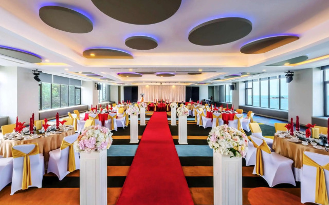 Mercure Penang Beach