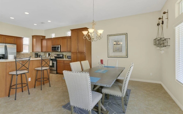 Golfing & Festival Lover's Paradise