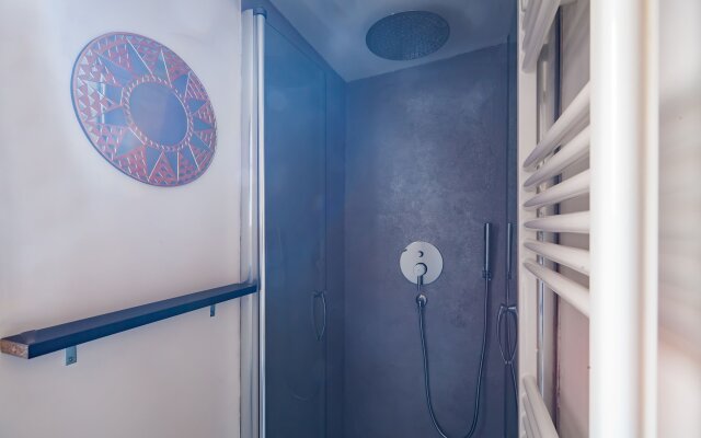 Trevi Fountain Art Suites