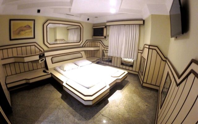 Charm's Motel