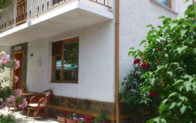 Guest House Stoletnika