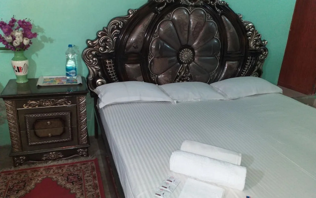 Royal Guest House & Service Apartment