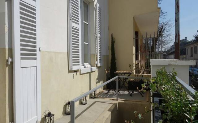 La Terrasse de Mademoiselle