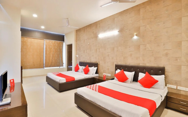 OYO 17263 Marigold Banquets And Rooms