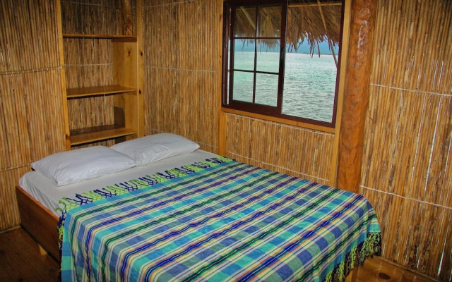 San Blas Private Oceanfront Cabin