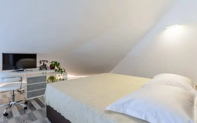 Villa Stone Pearl - Two Bedroom Holiday House With Pool