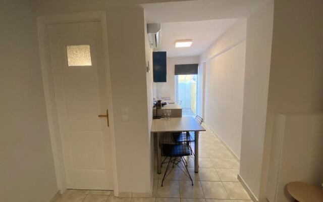 Orama Rooms 2
