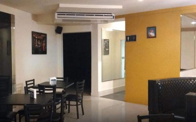Hotel Frontiere