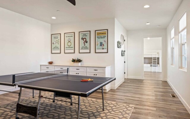 The Ann Marie #f1 6 Bedroom Townhouse