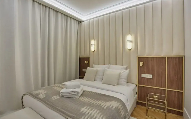 Superb AC Apartment Roosevelt Saint Honore