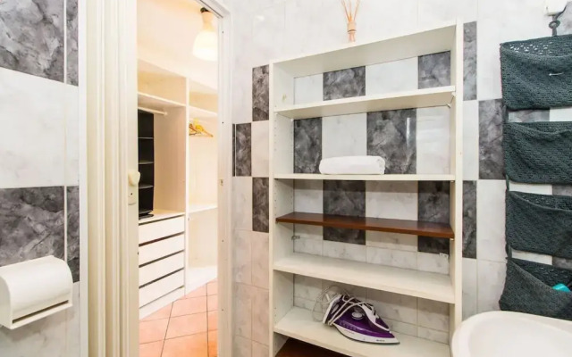 Bright Mini Apartment Valentino