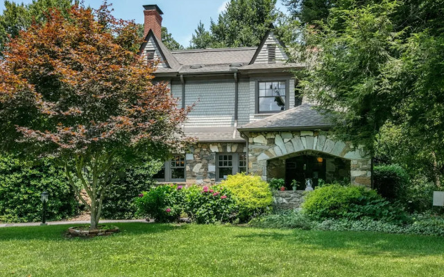 North Lodge on Oakland Bed and Breakfast