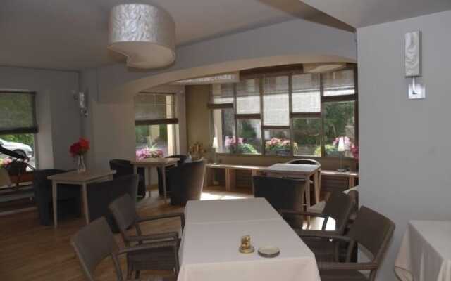 Logis Hôtel La Terrasse