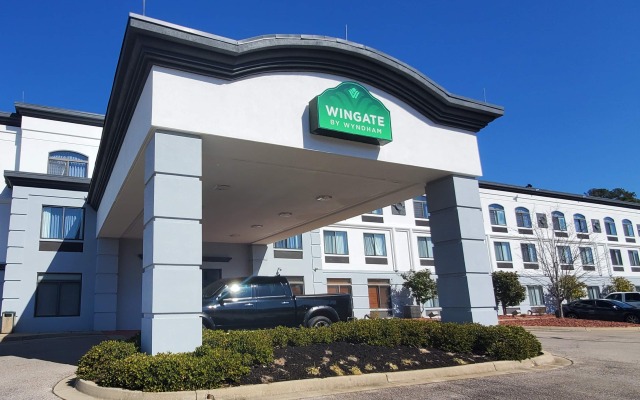 Spark by Hilton Tupelo