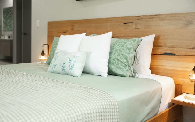 Barron Heights in Caravonica – Guest Rooms – Cairns