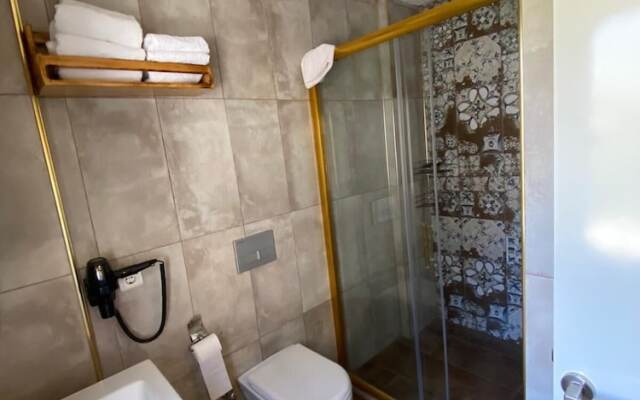 Mose Restoran Motel Beach