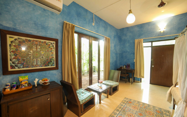 juSTa  Morjim Beach Resort and Spa