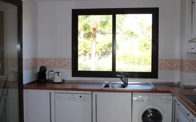 Beautiful Flat Near Golf Courses With sea Views