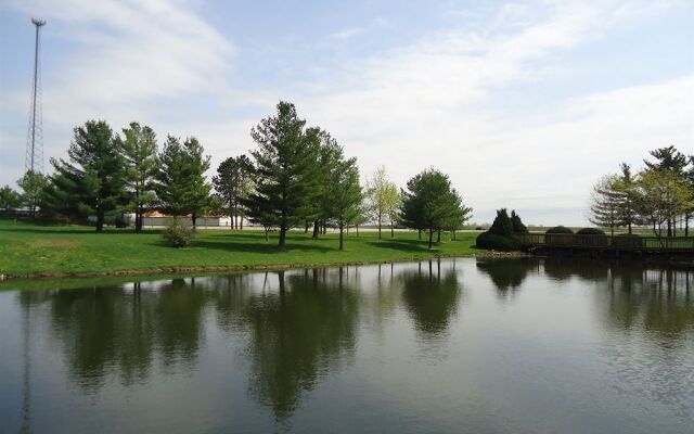 Magnuson Grand Hotel and Conference Center